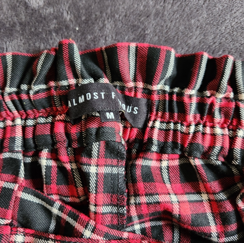 ALMOST FAMOUS Tie Waist Women Red/Black Plaid Paper Waist Bag Pants siz… - Picture 6 of 7